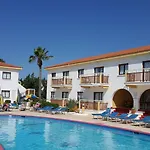 Cosmelenia Aparthotel