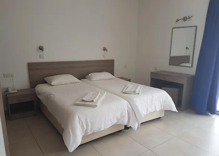 Cosmelenia Lägenhetshotell Ayia Napa