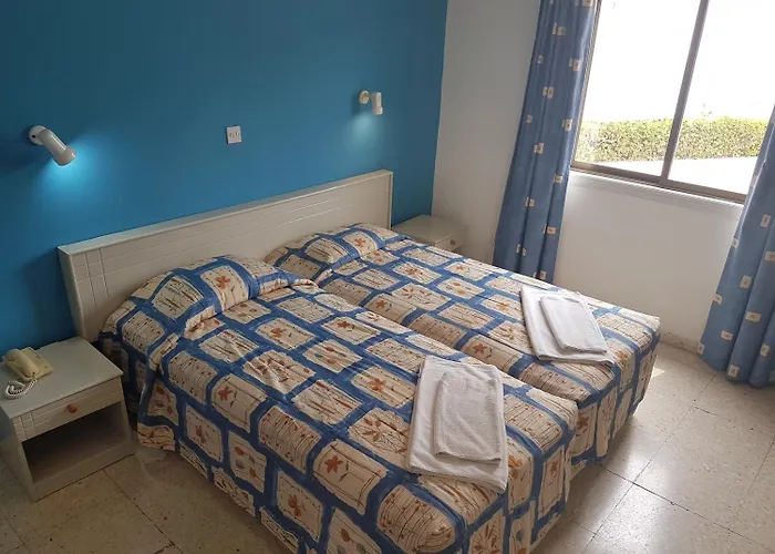 Cosmelenia Lägenhetshotell Ayia Napa