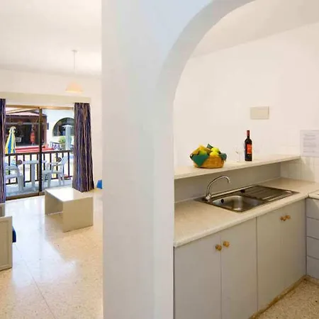 מלון דירות Cosmelenia