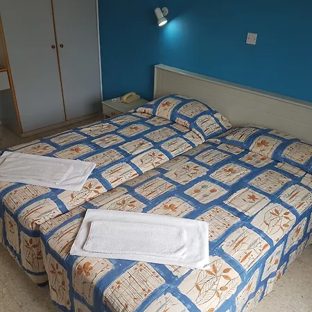 Aparthotel Cosmelenia 3*