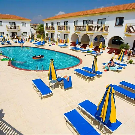 Cosmelenia Aparthotel