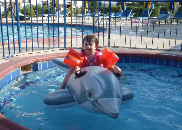 Apart-hotel Cosmelenia 3*