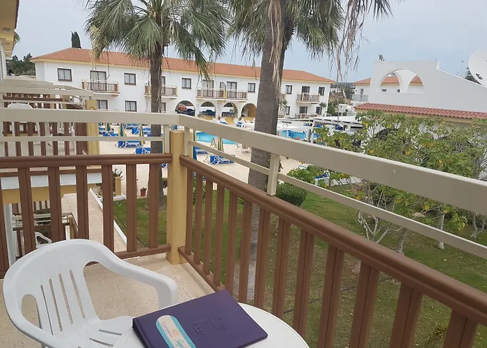 Cosmelenia Apart-hotel 3*