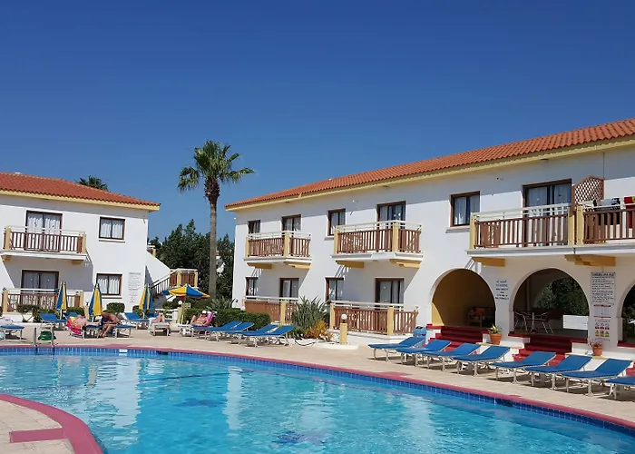 Cosmelenia Aparthotel