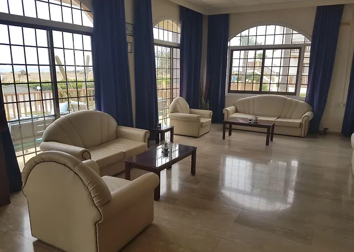 Cosmelenia Apartmanhotel Ajía Nápa