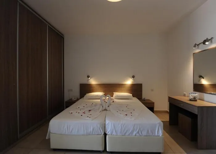 Cosmelenia Apartmanhotel 3*